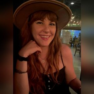 Meet your Posher, Loren